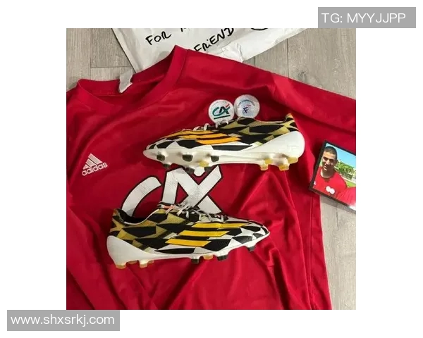 足球明星签名收藏品价值下滑原因分析与市场趋势探讨